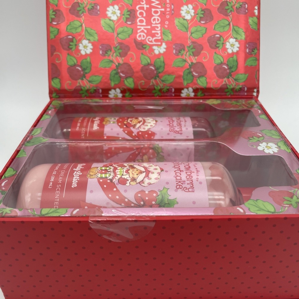 Strawberry Shortcake Gift Set with 10oz Body Wash And Lotion - Strawberry Cream - Picture 4 of 5